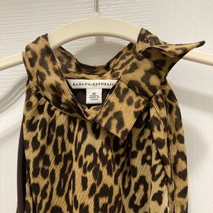 Animal print Banana Republic Sleeveless Silk Top 🐆